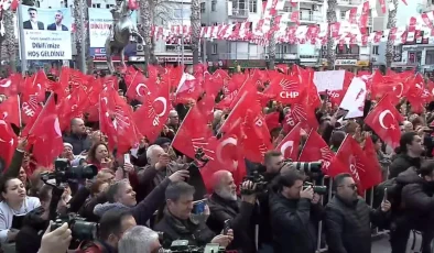 Cumhuriyet Halk Partisi Genel Başkanı Özgür Özel: “Bütün Demokratlar Birleşin ve Kentlerinizi Tek Adamdan Koruyun, Cumhuriyeti Koruyun”