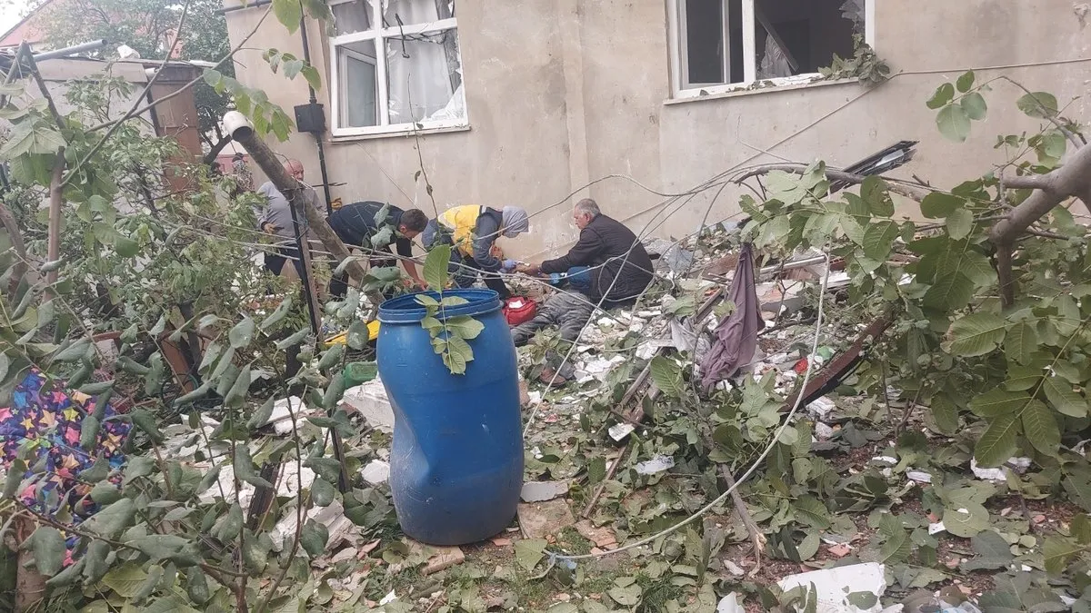 Gebze’de korkunç patlama: 3 bina hasar gördü, 7 kişi yaralandı