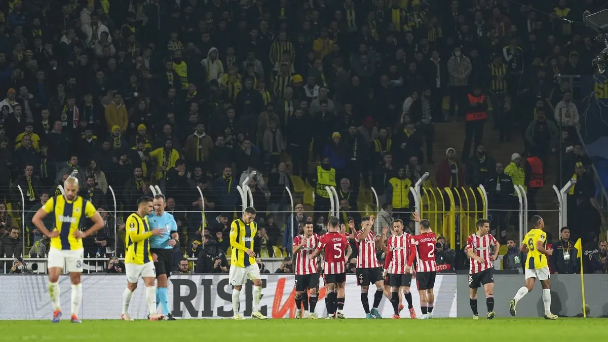 SON DAKİKA SPOR HABERİ: Fenerbahçe, evinde Bilbao’ya mağlup! Kadıköy’de büyük protesto…